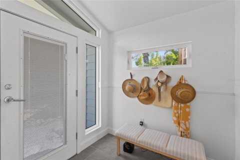House in Longboat Key, Florida 3 bedrooms, 128.86 sq.m. № 2203169 - photo 29