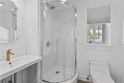 House in Longboat Key, Florida 3 bedrooms, 128.86 sq.m. № 2203169 - photo 24