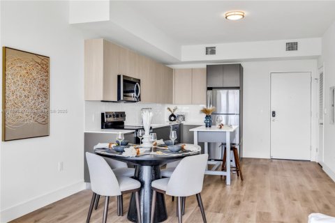 Apartamento en alquiler en Oakland Park, Florida, 1 dormitorio, 70.61 m2 № 1959280 - foto 3