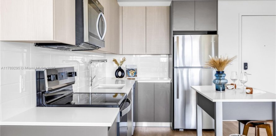 Apartamento en Oakland Park, Florida 1 dormitorio, 70.61 m2 № 1959280