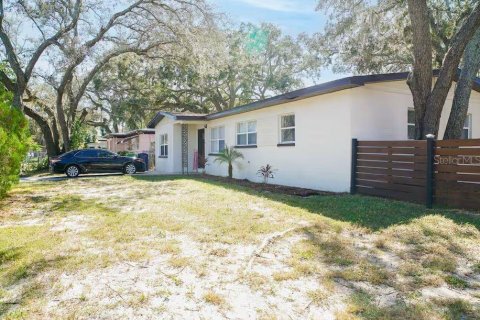 Villa ou maison à louer à Tampa, Floride: 3 chambres, 149.57 m2 № 2106516 - photo 3