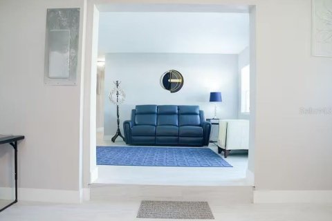 Villa ou maison à louer à Tampa, Floride: 3 chambres, 149.57 m2 № 2106516 - photo 7