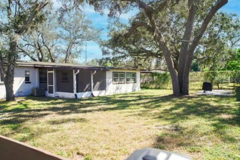 Villa ou maison à louer à Tampa, Floride: 3 chambres, 149.57 m2 № 2106516 - photo 6