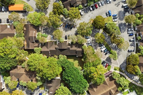 Copropriété à vendre à Miami, Floride: 2 chambres, 113.71 m2 № 2009564 - photo 24