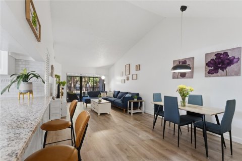 Copropriété à vendre à Miami, Floride: 2 chambres, 113.71 m2 № 2009564 - photo 11