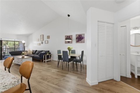 Copropriété à vendre à Miami, Floride: 2 chambres, 113.71 m2 № 2009564 - photo 4