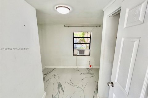 Villa ou maison à vendre à Fort Lauderdale, Floride: 5 chambres, 72.84 m2 № 2431313 - photo 10