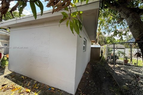 Villa ou maison à vendre à Fort Lauderdale, Floride: 5 chambres, 72.84 m2 № 2431313 - photo 20