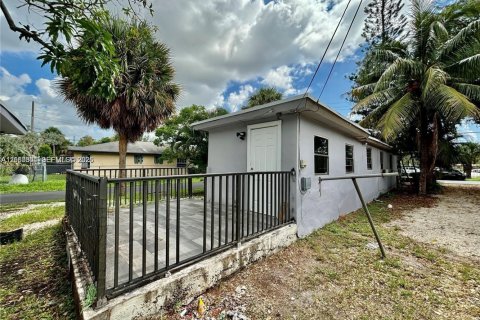 Villa ou maison à vendre à Fort Lauderdale, Floride: 5 chambres, 72.84 m2 № 2431313 - photo 12