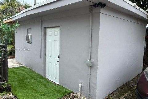 Villa ou maison à vendre à Fort Lauderdale, Floride: 5 chambres, 72.84 m2 № 2431313 - photo 19