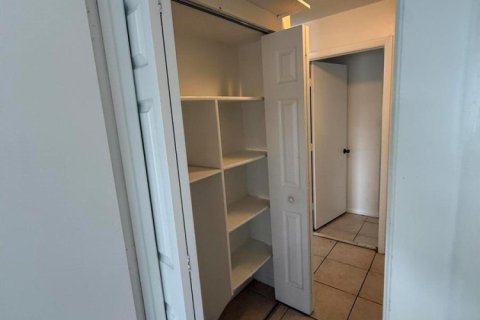Copropriété à louer à Margate, Floride: 2 chambres, 58.53 m2 № 2439232 - photo 8