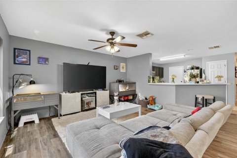 Townhouse in Riverview, Florida 2 bedrooms, 128.76 sq.m. № 1885459 - photo 4