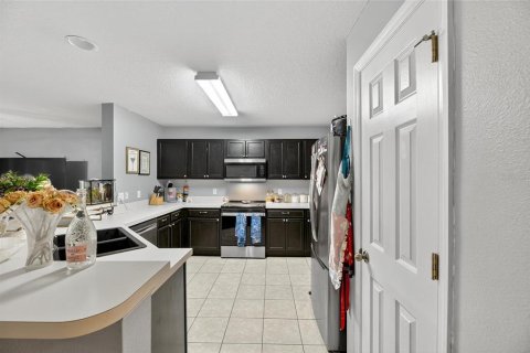 Townhouse in Riverview, Florida 2 bedrooms, 128.76 sq.m. № 1885459 - photo 5