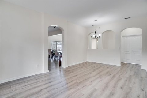 House in Orlando, Florida 4 bedrooms, 237.18 sq.m. № 1845058 - photo 3