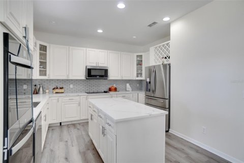 House in Orlando, Florida 4 bedrooms, 237.18 sq.m. № 1845058 - photo 7