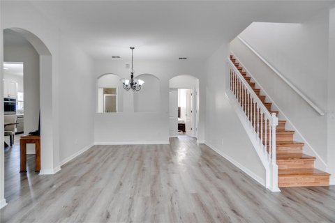 House in Orlando, Florida 4 bedrooms, 237.18 sq.m. № 1845058 - photo 2