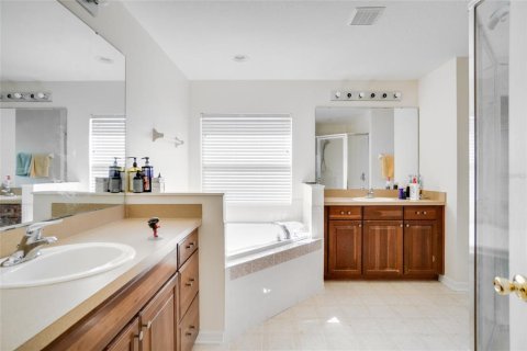 House in Orlando, Florida 4 bedrooms, 237.18 sq.m. № 1845058 - photo 14