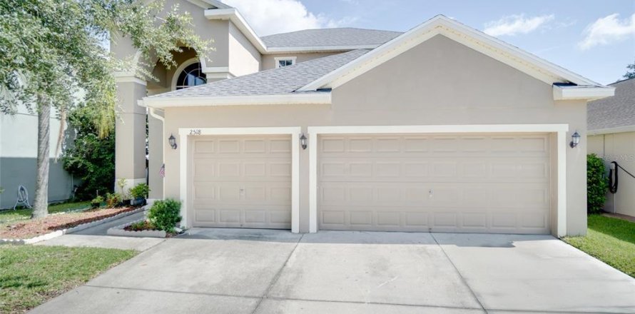 House in Orlando, Florida 4 bedrooms, 237.18 sq.m. № 1845058