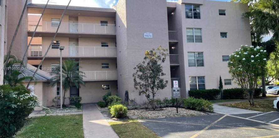 Condominio en Davie, Florida, 2 dormitorios № 1975687