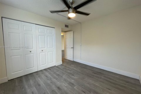 Condominio en venta en Davie, Florida, 2 dormitorios, 87.33 m2 № 1975687 - foto 25