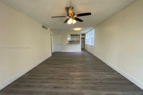 Condominio en venta en Davie, Florida, 2 dormitorios, 87.33 m2 № 1975687 - foto 10