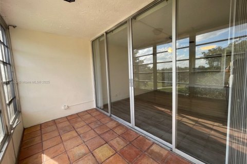 Condominio en venta en Davie, Florida, 2 dormitorios, 87.33 m2 № 1975687 - foto 9