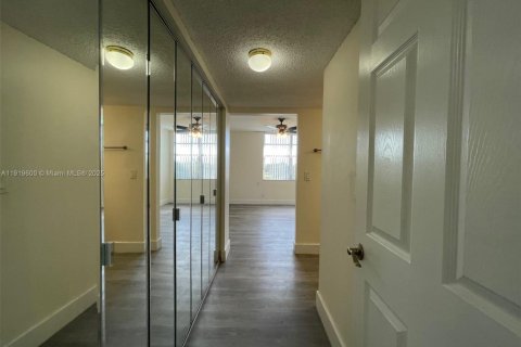 Condominio en venta en Davie, Florida, 2 dormitorios, 87.33 m2 № 1975687 - foto 18
