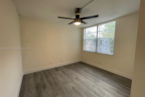 Condominio en venta en Davie, Florida, 2 dormitorios, 87.33 m2 № 1975687 - foto 24