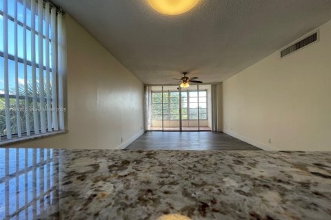 Condominio en venta en Davie, Florida, 2 dormitorios, 87.33 m2 № 1975687 - foto 17