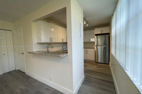 Condominio en venta en Davie, Florida, 2 dormitorios, 87.33 m2 № 1975687 - foto 12