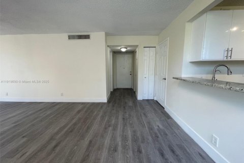 Condominio en venta en Davie, Florida, 2 dormitorios, 87.33 m2 № 1975687 - foto 4