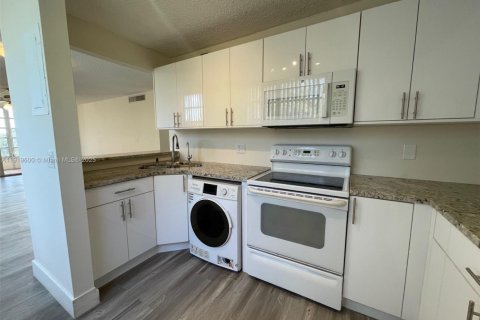 Condominio en venta en Davie, Florida, 2 dormitorios, 87.33 m2 № 1975687 - foto 14