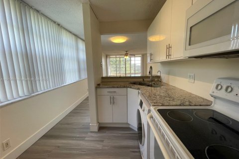 Condominio en venta en Davie, Florida, 2 dormitorios, 87.33 m2 № 1975687 - foto 16