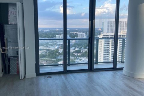 Купить кондоминиум в Майами, Флорида 1 спальня, 65.59м2, № 2014492 - фото 2