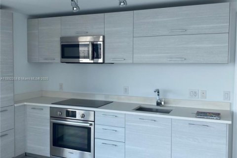 Купить кондоминиум в Майами, Флорида 1 спальня, 65.59м2, № 2014492 - фото 7