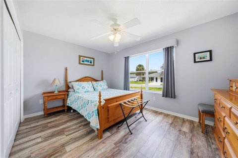 House in The Villages, Florida 3 bedrooms, 117.52 sq.m. № 2098381 - photo 19