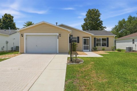 House in The Villages, Florida 3 bedrooms, 117.52 sq.m. № 2098381