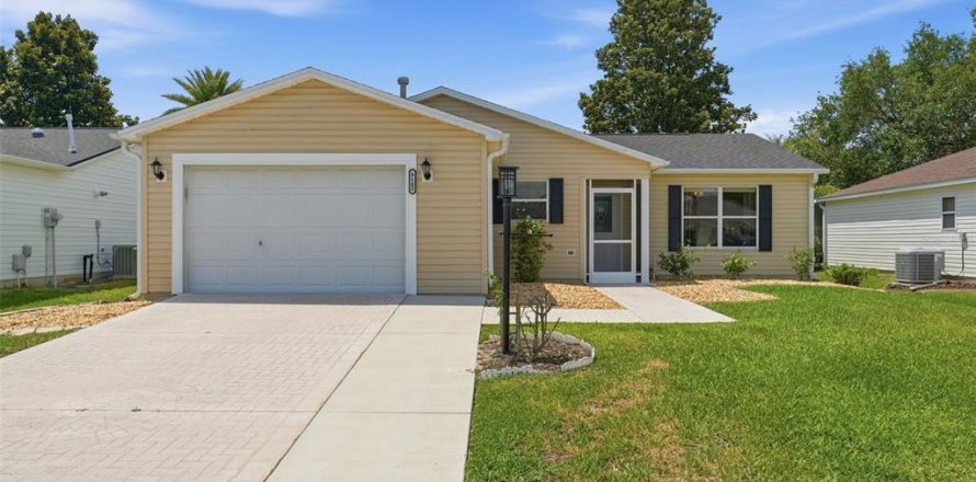 House in The Villages, Florida 3 bedrooms, 117.52 sq.m. № 2098381