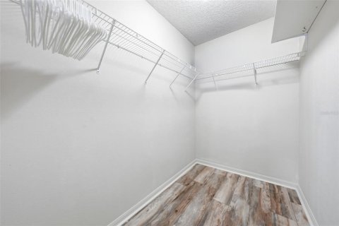 House in The Villages, Florida 3 bedrooms, 117.52 sq.m. № 2098381 - photo 15