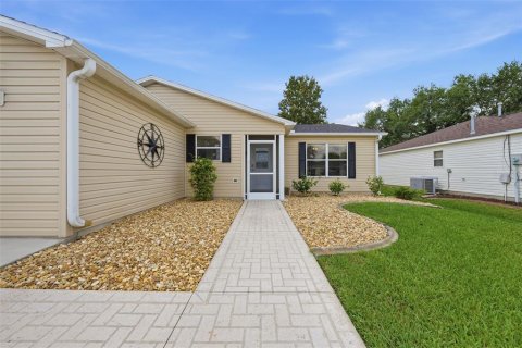 House in The Villages, Florida 3 bedrooms, 117.52 sq.m. № 2098381 - photo 3