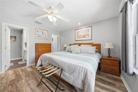 House in The Villages, Florida 3 bedrooms, 117.52 sq.m. № 2098381 - photo 14
