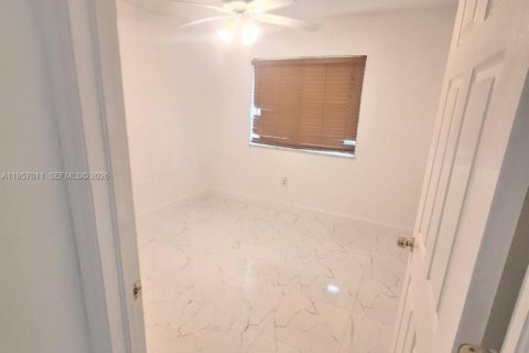 Condominio en alquiler en Homestead, Florida, 3 dormitorios, 102.1 m2 № 2011824 - foto 8