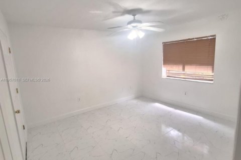Condominio en alquiler en Homestead, Florida, 3 dormitorios, 102.1 m2 № 2011824 - foto 4