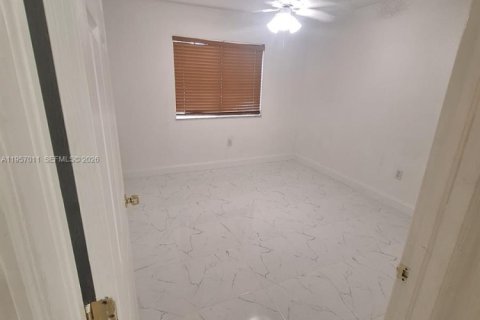 Condominio en alquiler en Homestead, Florida, 3 dormitorios, 102.1 m2 № 2011824 - foto 9