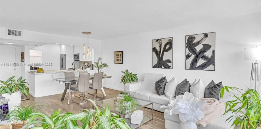 Condominio en Hallandale Beach, Florida, 1 dormitorio  № 1770344