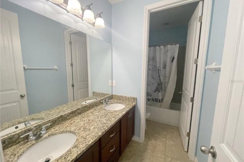 House in Windermere, Florida 4 bedrooms, 188.03 sq.m. № 1901651 - photo 14