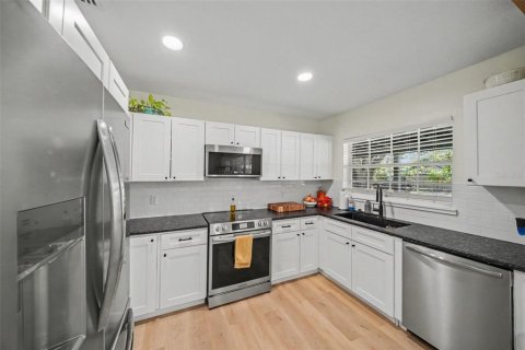 Villa ou maison à vendre à Tampa, Floride: 3 chambres, 127.18 m2 № 2309066 - photo 4