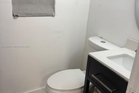 Apartamento en alquiler en Dania Beach, Florida, 1 dormitorio, 887.96 m2 № 2417371 - foto 2