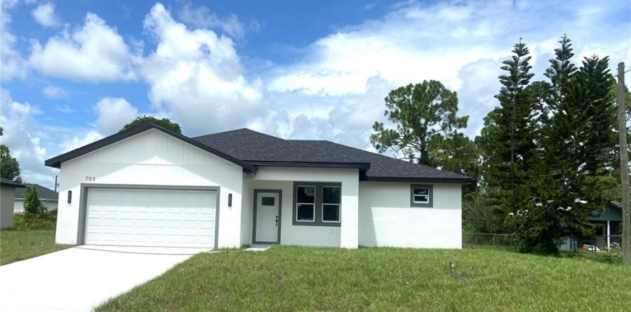 House in Sebring, Florida 3 bedrooms, 131.92 sq.m. № 1912252