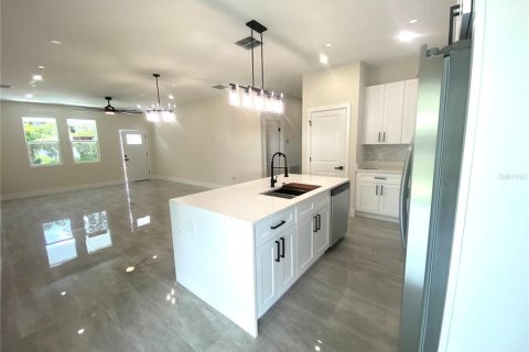 House in Sebring, Florida 3 bedrooms, 131.92 sq.m. № 1912252 - photo 5